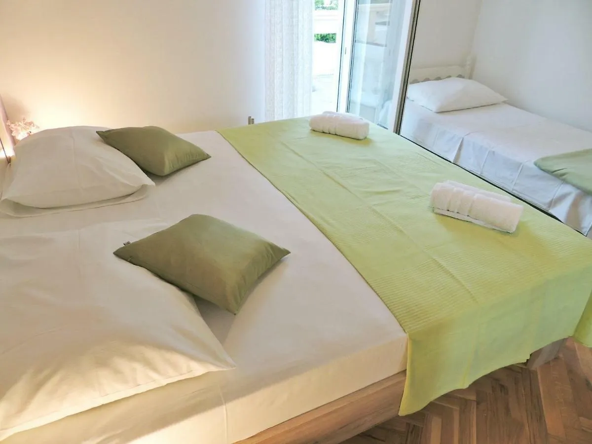 Apartments Jelena Pag Town 0*,  Croacia